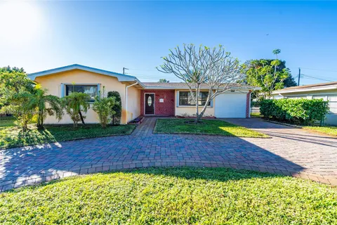 8430 NW 15th Ct, Pembroke Pines FL 33024