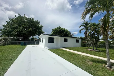 10411 SW 151st Ter, Miami FL 33176