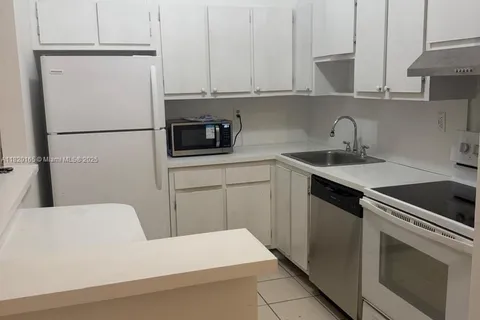 4760 NW 102nd Ave # 12, Doral FL 33178
