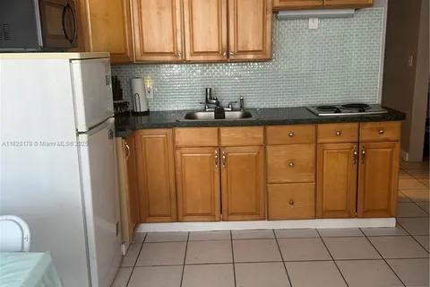 6484 Indian Creek Dr # 115, Miami Beach FL 33141