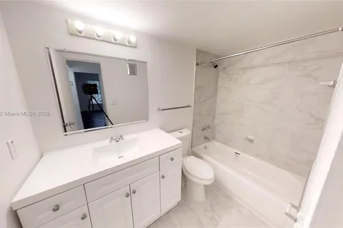 4800 NW 79 # 106, Doral FL 33166