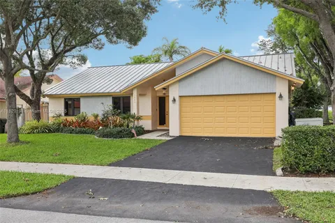 1860 NW 43rd St, Oakland Park FL 33309