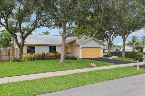 1860 NW 43rd St, Oakland Park FL 33309