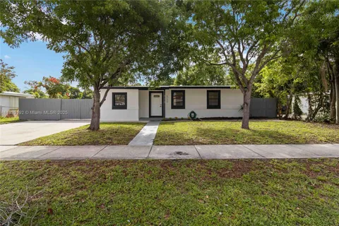 4730 NE 15th Ave, Pompano Beach FL 33064