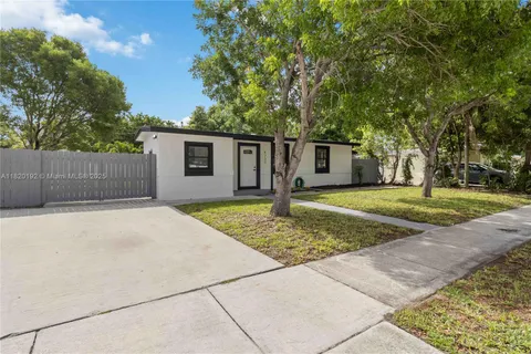 4730 NE 15th Ave, Pompano Beach FL 33064