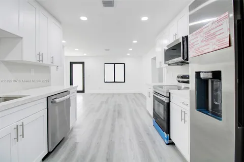 13885 NW 5th Ave, North Miami FL 33168