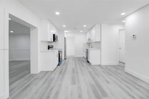 13885 NW 5th Ave, North Miami FL 33168