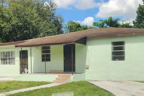 2267 NW 102nd St, Miami FL 33147