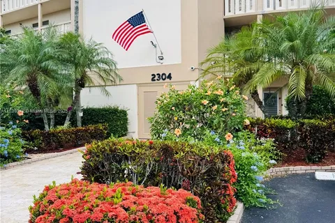 2304 Lucaya Ln # J1, Coconut Creek FL 33066