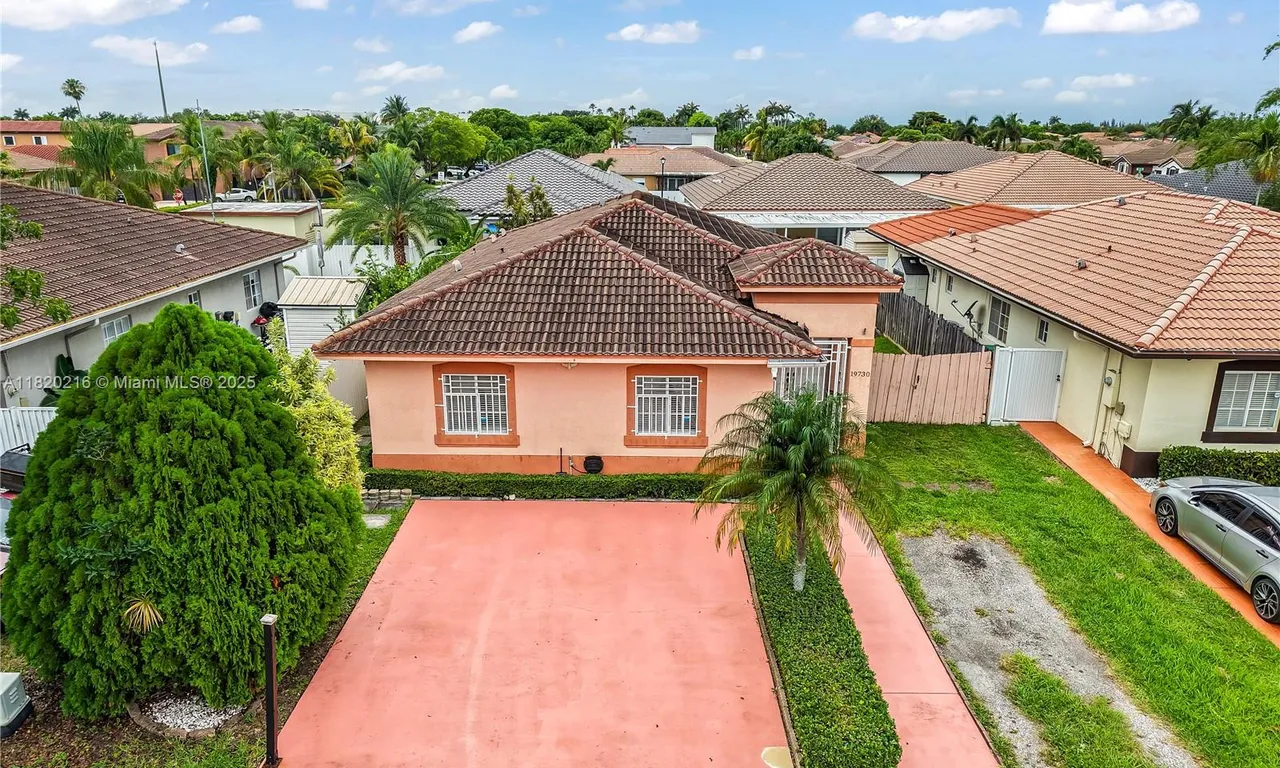19730 NW 78th Path, Hialeah FL 33015