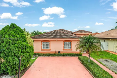 19730 NW 78th Path, Hialeah FL 33015