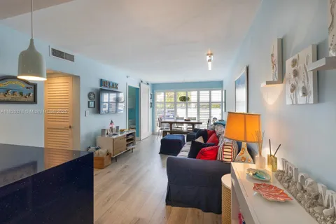 300 Sunrise Dr # 1C, Key Biscayne FL 33149