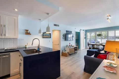 300 Sunrise Dr # 1C, Key Biscayne FL 33149