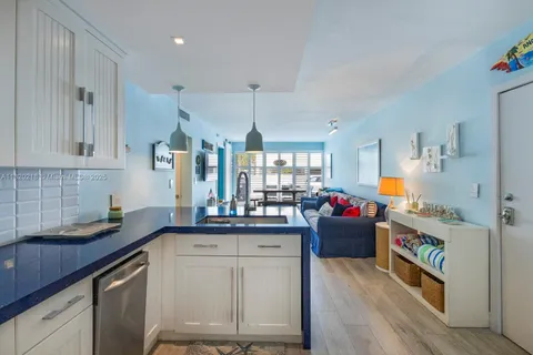 300 Sunrise Dr # 1C, Key Biscayne FL 33149