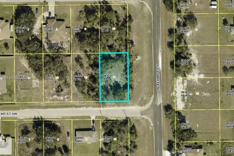 2500 52nd St SW, Lehigh Acres FL 33976