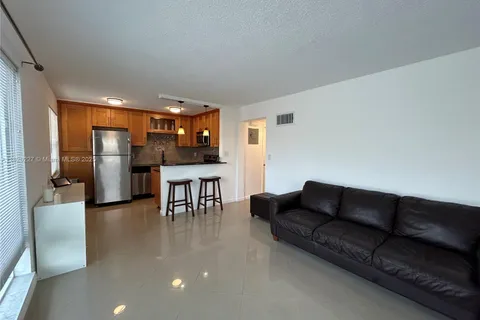 2862 NE 32nd St # 10, Fort Lauderdale FL 33306
