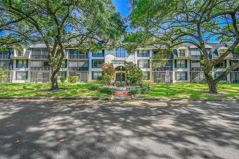 3680 Inverrary Dr # 1X, Lauderhill FL 33319