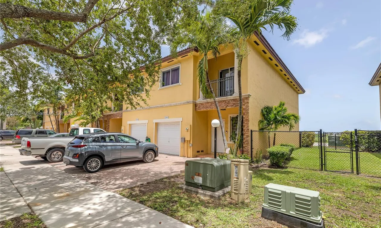 22947 SW 112th Ct, Miami FL 33170