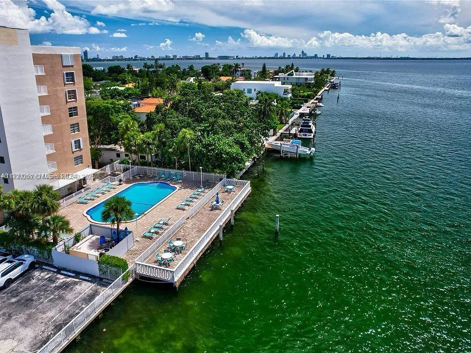 1455 N TREASURE DR # 5h, North Bay Village FL 33141
