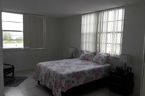 1455 N TREASURE DR # 5h, North Bay Village FL 33141