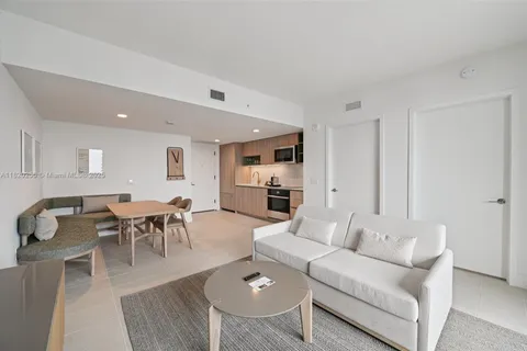159 NE 6th St # 4409, Miami FL 33132