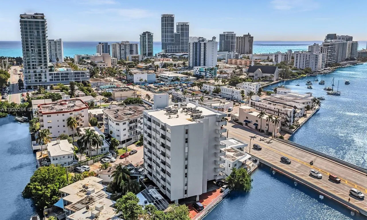 7118 Bonita Dr # 405, Miami Beach FL 33141