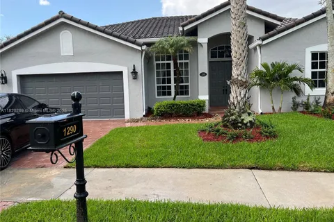 1290 Ginger Cir, Weston FL 33326