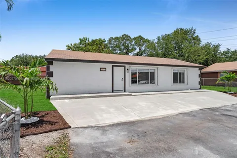 20747 NW 41st Ave Rd, Miami Gardens FL 33055