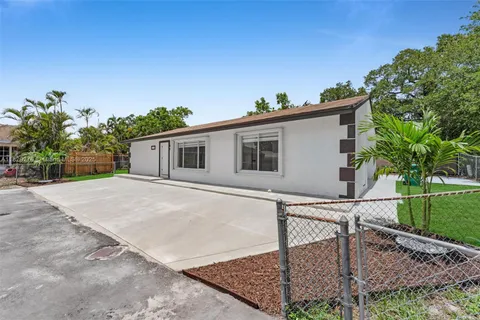 20747 NW 41st Ave Rd, Miami Gardens FL 33055