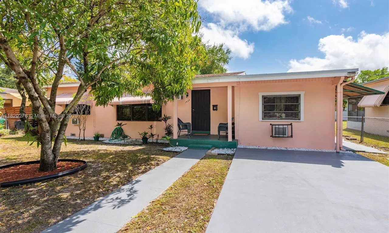 1430 NE 148 St, Miami FL 33161