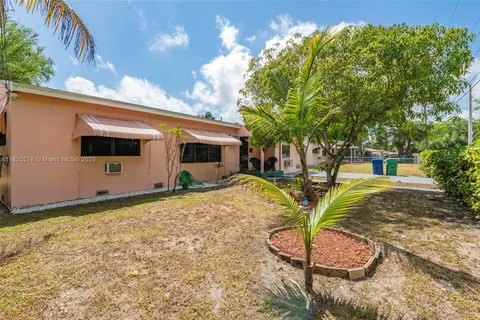 1430 NE 148 St, Miami FL 33161