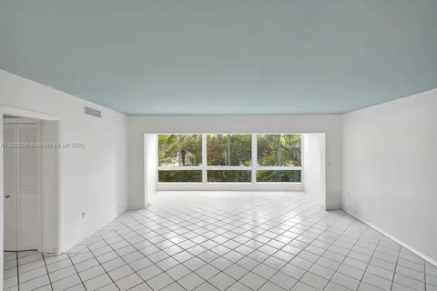 260 Sunrise Dr, Key Biscayne FL 33149