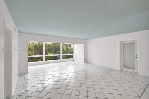 260 Sunrise Dr, Key Biscayne FL 33149