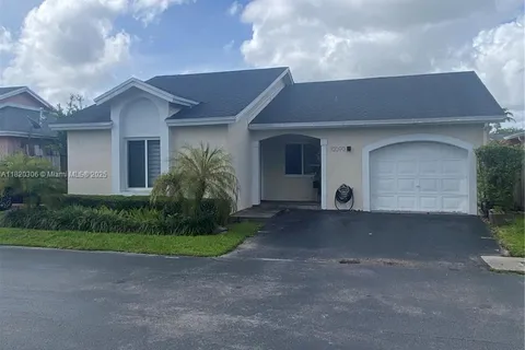 10090 NW 57th St, Doral FL 33178