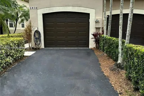 1050 Sorrento Dr # 1050, Weston FL 33326