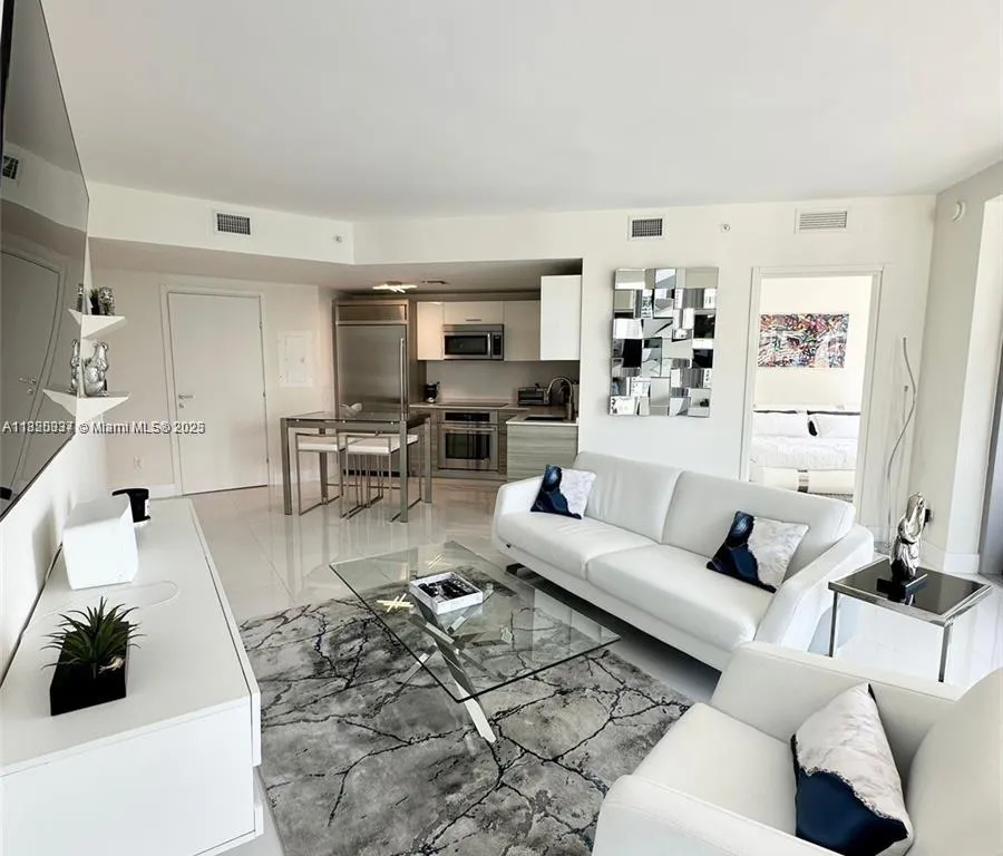 1300 Brickell Bay Dr # 3101, Miami FL 33131