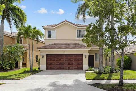 1199 Golden Cane Dr, Weston FL 33327