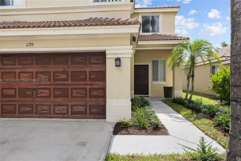 1199 Golden Cane Dr, Weston FL 33327