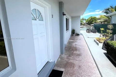 8271 Crespi Blvd # 2, Miami Beach FL 33141