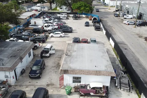 3398 NW 53rd St, Miami FL 33142
