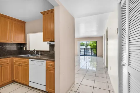 7801 Abbott Ave # 307, Miami Beach FL 33141