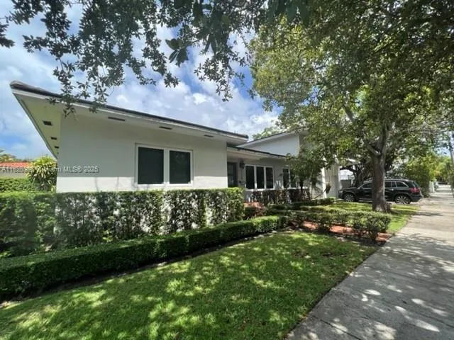 2728 Kirk St, Miami FL 33133