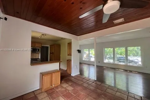 2728 Kirk St, Miami FL 33133
