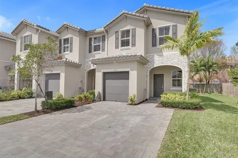 1100 SE 26th Ter, Homestead FL 33035