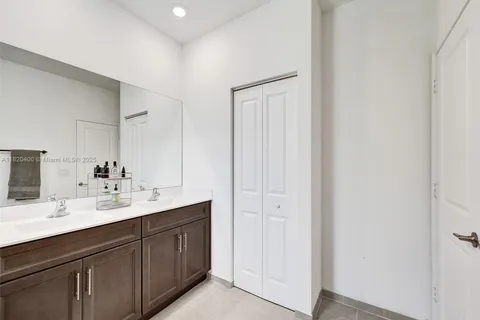 1100 SE 26th Ter, Homestead FL 33035