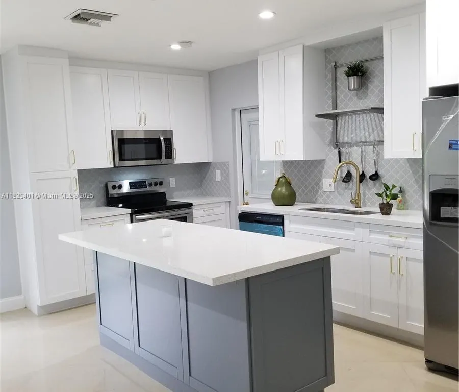1016 NE 4 Avenue, Homestead FL 33030