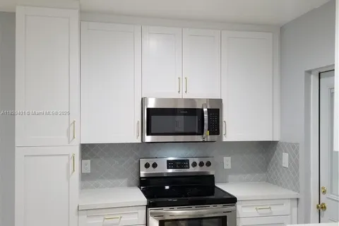 1016 NE 4 Avenue, Homestead FL 33030