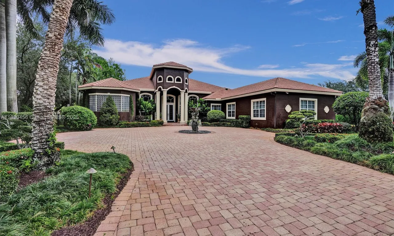 15093 SW 16th St, Davie FL 33326