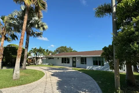 2432 SE 13th St, Pompano Beach FL 33062