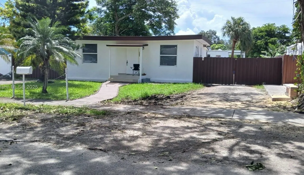 1280 NW 100th Ter, Miami FL 33147